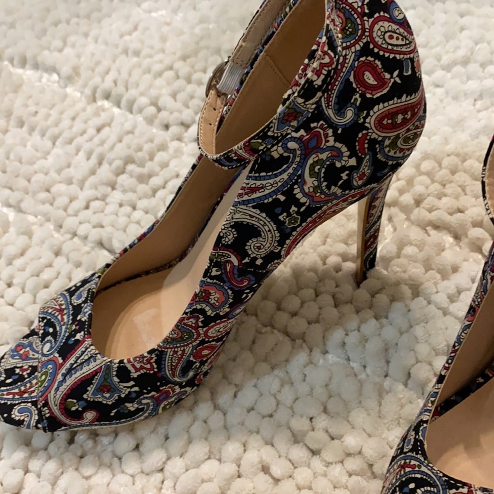Shoes - Picture 2 of 5